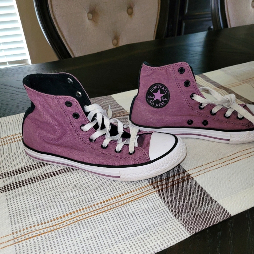 Chuck Taylor Converse Purple Size 4